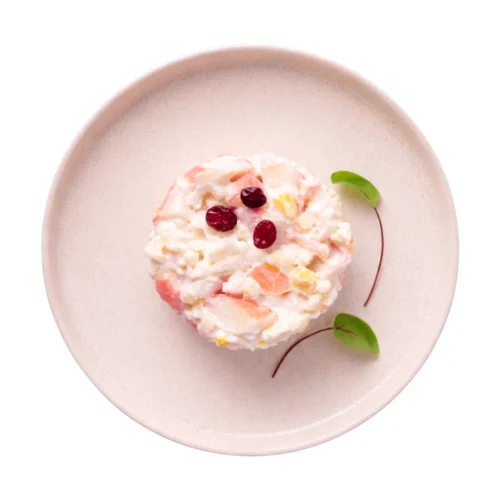 sałatka z surimi z żurawiną