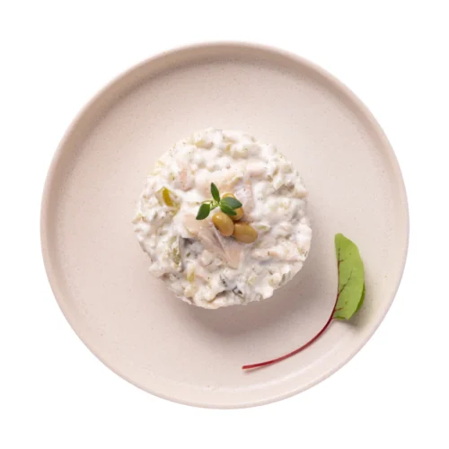 sałatka ze śledziem i czosnkiem